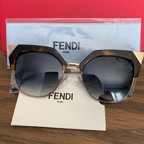Fendi Sunglasses - Picture 3 of 5